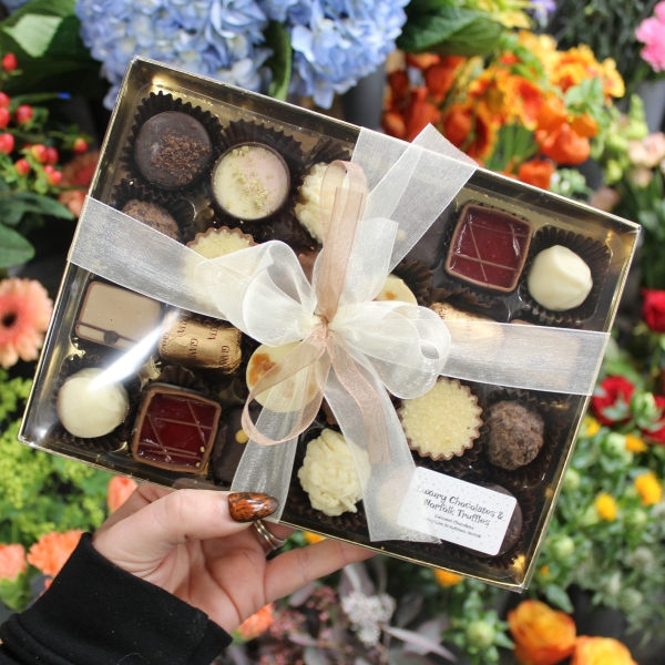 CAROUSEL LUXURY CHOCOLATES 24