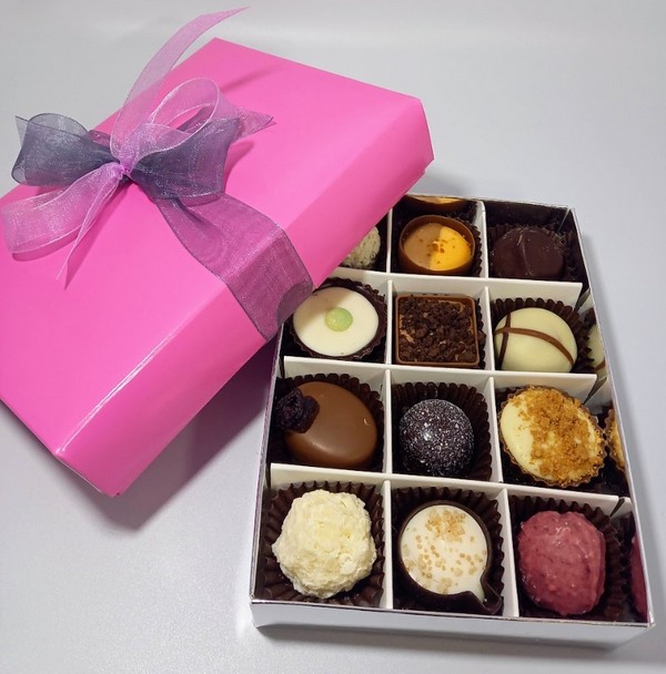 CAROUSEL LUXURY CHOCOLATES 12