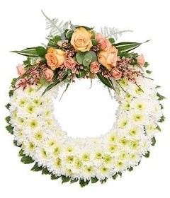 WR7 Chrysanthemum Based Wreath   Foliage Edge